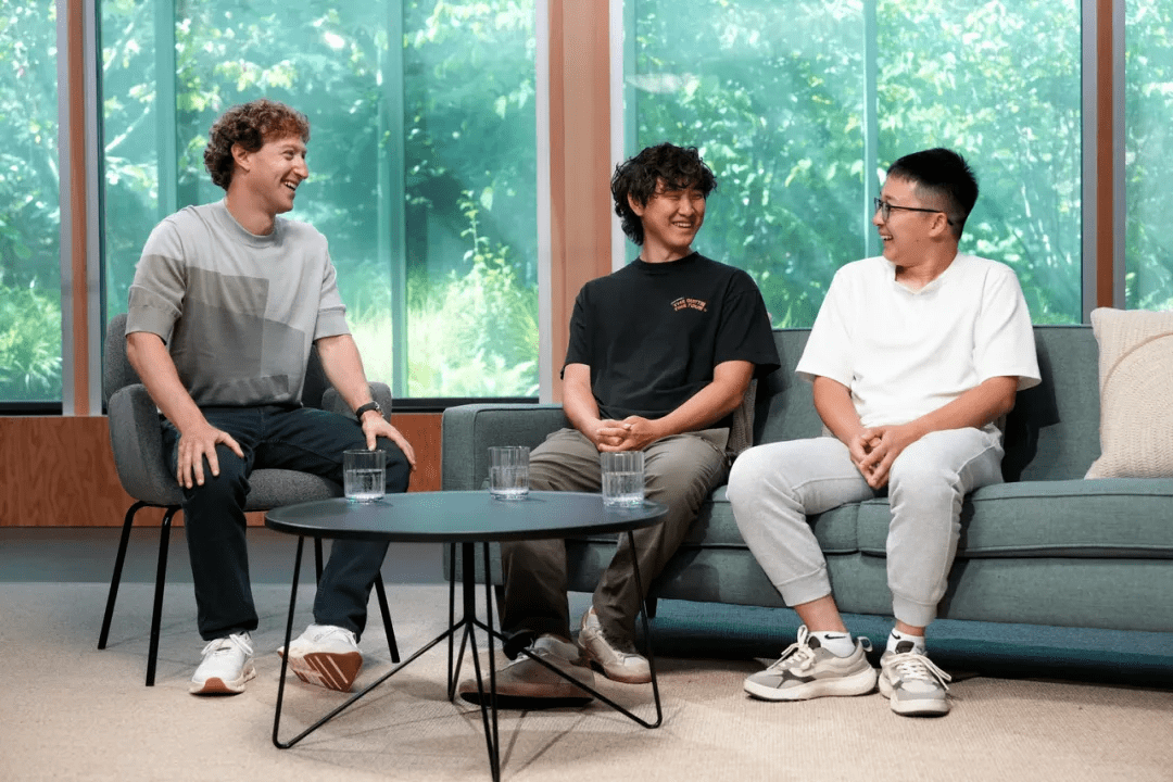 扎克伯克与 Alexandr Wang、Shengjia Zhao